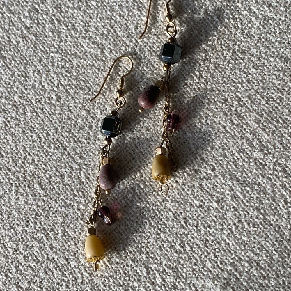 New magnetic Healing Gold and Black Dangle Earrings - Picture 5 of 5